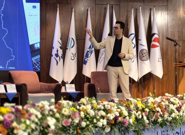وصول نشدن ۱۵ میلیارد دلار درآمد نفتی؛ عامل مهم جهش نرخ ارز | گلوانی: حجم بازار غیررسمی ارز حدود ۳۰ تا ۴۰ میلیارد دلار است