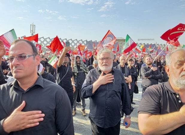 خواهرزاده سیدمحمد خاتمی در مراسم تشییع رهبر شهید +عکس