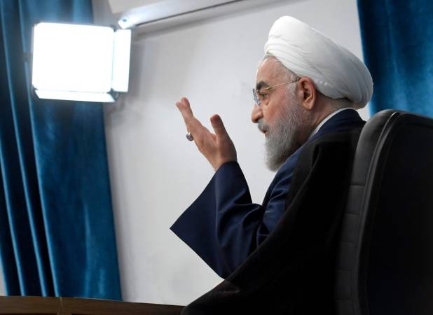 تصویری دیده نشده از حسن روحانی و سپهبد شهید رشید در مذاکرات قطعنامه 598
