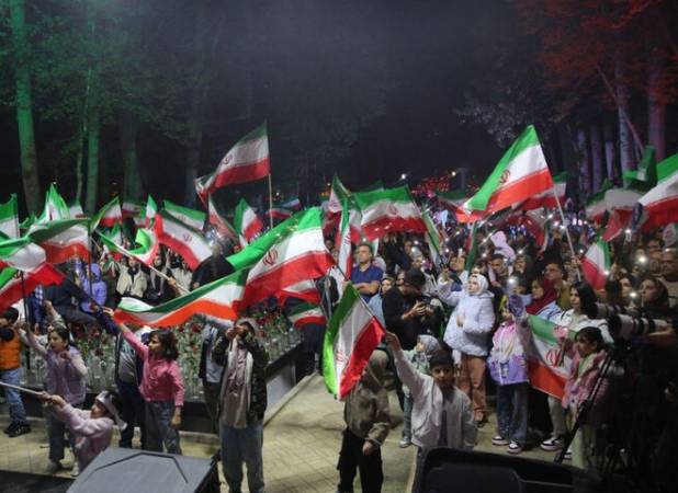 اهدای سیمرغ به جانباز پای لانچر تا مستندسازی جنگ