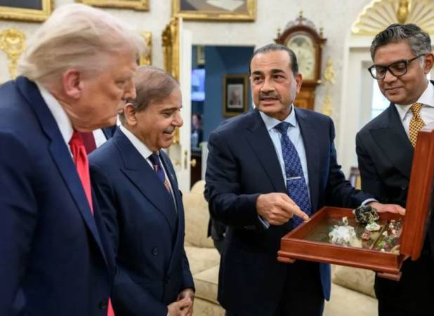 رویترز: پاکستان به دنبال وام ۱۰ میلیارد دلاری از آمریکا است/ آیا این دستمزد میانجیگری است؟