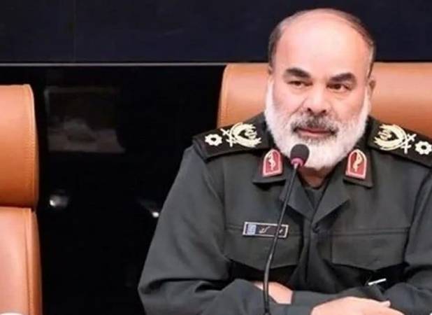 بازدید فرمانده نیروی زمینی سپاه از آمادگی‌های رزمی در شمال غرب/سرزمین ایران را به گورستان دسته‌جمعی عناصر خبیث تبدیل می‌کنیم