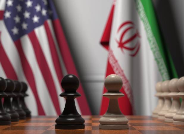 خواندن بین خطوط اخبار رایزنی‌های ایران و آمریکا در نیویورک | گره مذاکرات کجاست؟ | تنگه هرمز مهم‌ترین ابزار ایران است