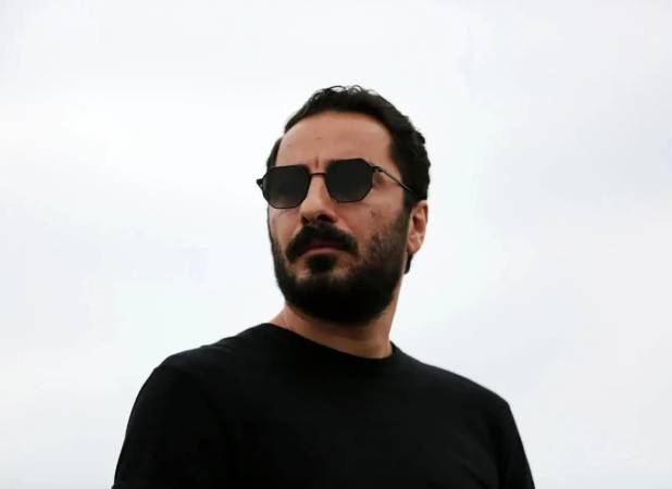 نوید محمدزاده از تئاتر «آرش» اخراج شد