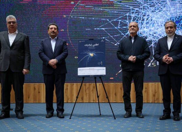 عراقچی: وضعیت کشور واقعاً جنگی است، با صلح فاصله داریم/ مرزهای ما به‌جای محل تردد، به محل توقف تبدیل شده‌اند