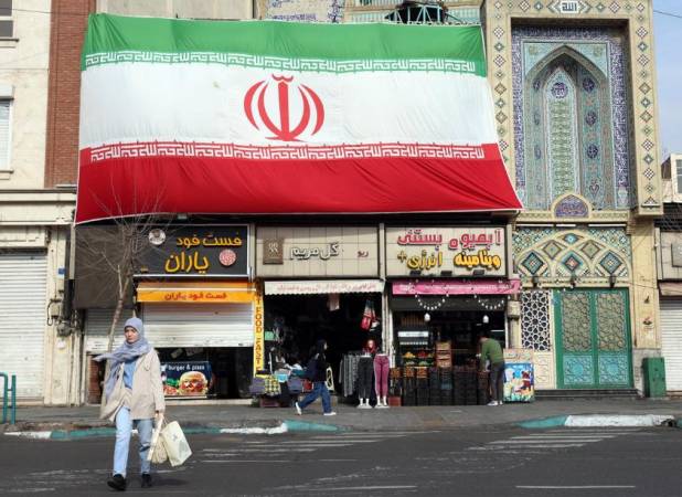 قصه مرغ و تخم‌مرغ اقتصاد ایران | رشد نرخ ارز معلول تورم است، نه علت | ناکارآمدی قیمت‌گذاری دستوری در اقتصاد کوچک‌شده ایران