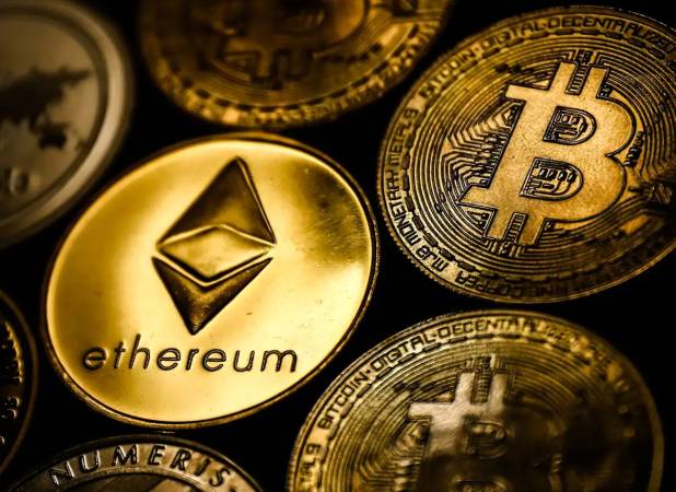 قیمت بیت‌کوین و اتریوم امروز دوشنبه ۱۹ مرداد ۱۴۰۵/ افزایش قیمت بیت‌کوین