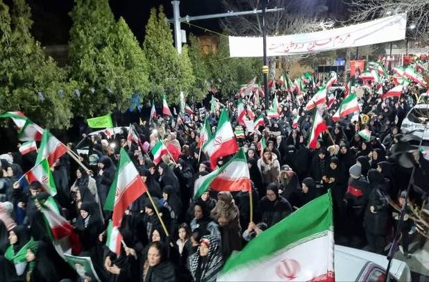 همزمان با چهلم شهدای دانش‌آموزان میناب