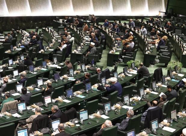 10 سوال نمایندگان مجلس از کاظمی و صادق