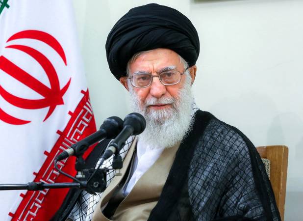 مراسم تشییع پیکر رهبر شهید انقلاب برگزار میشود