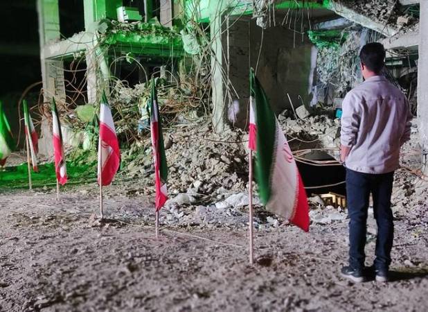 شبی که آوار، پرچم‌ها، عکس‌ها و خاطره‌ها دوباره جان گرفته بودند