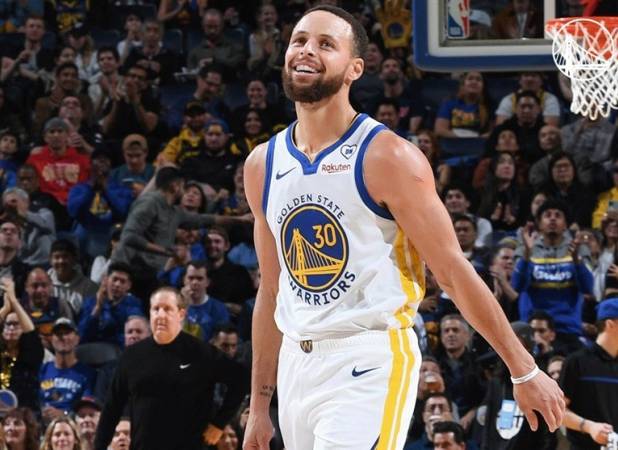 10 سال صدرنشینی کری در دستمزد NBA