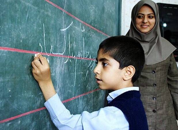 ماجرای استعفای معلمان به علت حقوق پایین/ آمار دقیق استعفاها را اعلام کنید
