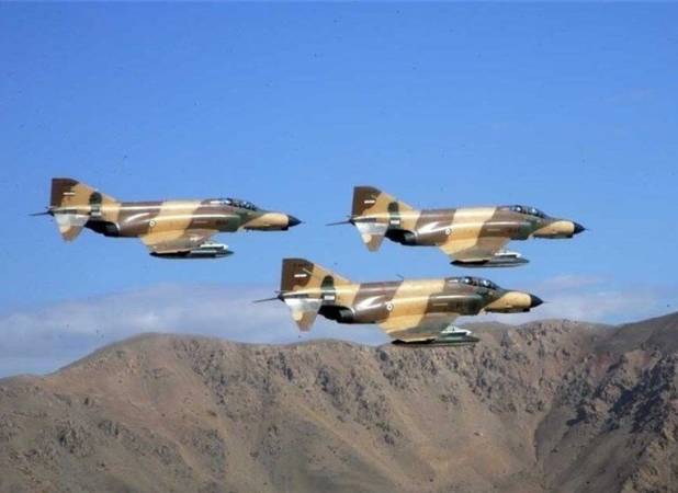 پرواز جنگنده های ارتش در آسمان تهران