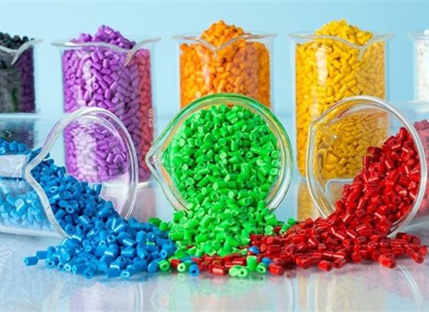 کاهش قیمت برخی محصولات پتروشیمی شروع شد