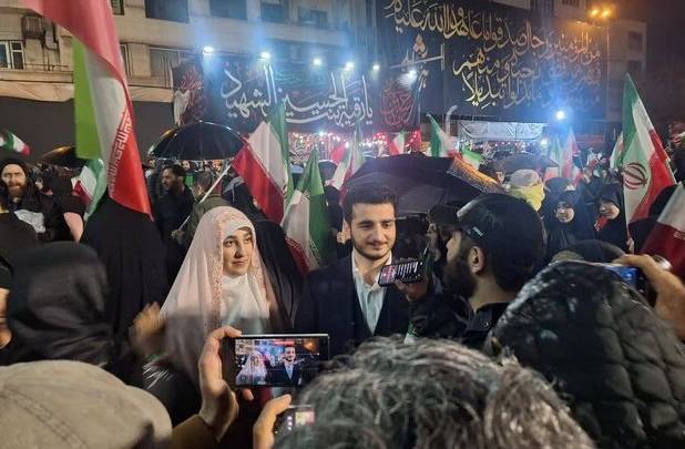 وقتی زندگی میان هیاهوی جنگ، لبخند می‌زند