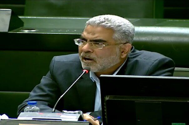 نماینده مجلس: سرنوشت ۵۶ میلیون بشکه نفت مشخص نیست +فیلم