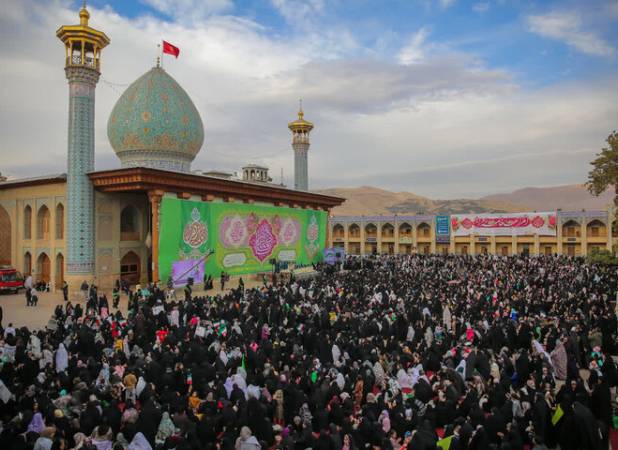 اجتماع دختران جان‌فدای ایران اسلامی در حرم شاهچراغ(ع)
