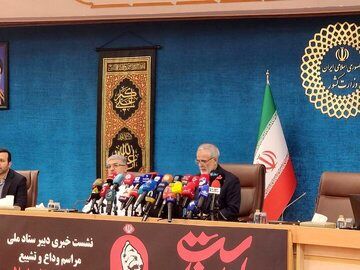 جمعه؛ مراسم رسمی ادای احترام به پیکر رهبر شهید/ چه کسی بر پیکر رهبر شهید انقلاب نماز می خواند؟