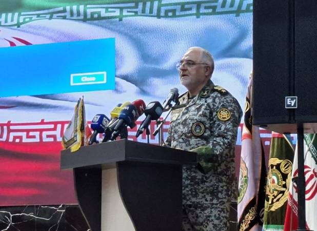 پزشکان ارتش رزمندگان خط مقدم سلامت و دفاع هستند