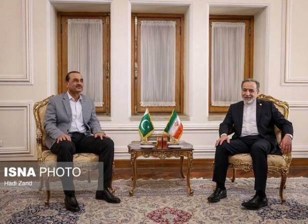 دیدار فرمانده ارتش پاکستان با عراقچی
