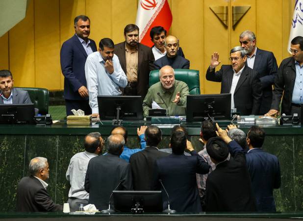 لابی سنگین برای تغییر ترکیب دبیران هیأت رئیسه
