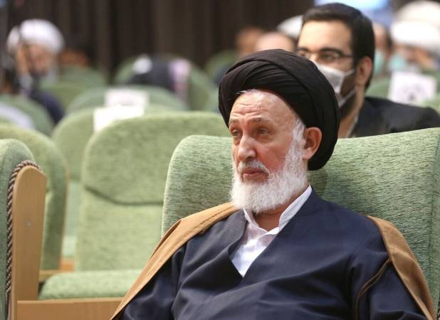 انتقاد آیت الله ایازی از تبعیض قوه قضائیه در مقابله با تندروها/ انقلاب را نمی‌توان با فحاشی، هتک حرمت، تهمت و تندروی تعریف و حفظ کرد