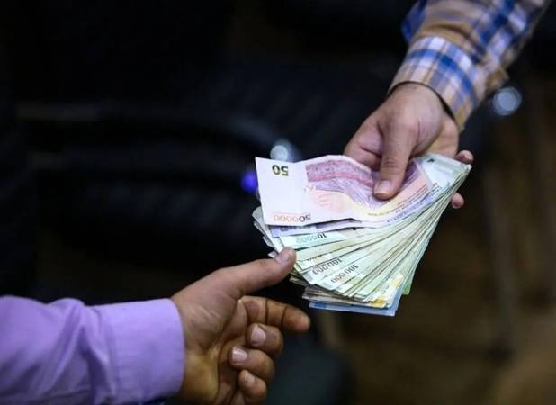 اختلاف بر سر افزایش حقوق کارگران / پایه حقوق چقدر خواهد شد؟