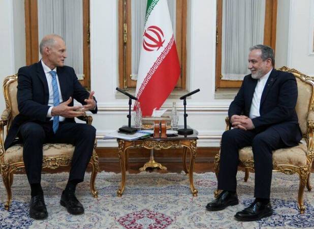 عراقچی: ایران در دفاع از حاکمیت ملی و تمامیت ارضی خود درنگ نمی‌کند