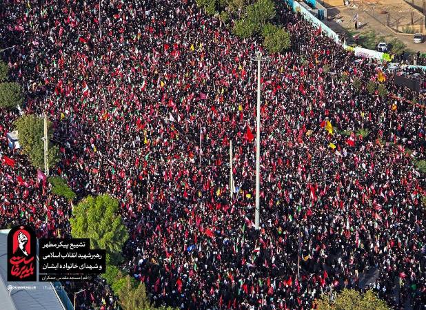 تصاویر هوایی از «بدرقه رهبر شهید» در مسجد جمکران