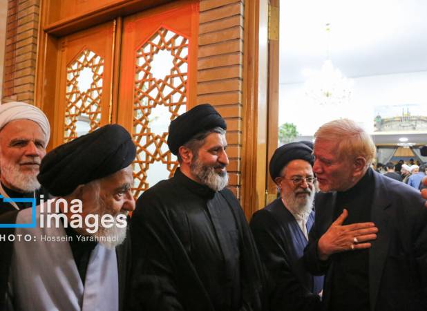 فرزند رهبر شهید انقلاب در یک مراسم ختم/ نماینده آیت الله سیستانی هم بود+ تصاویر