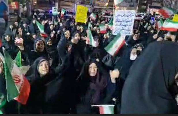 مردم گلوگاه در میدان