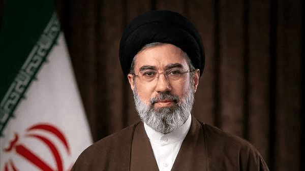 پیام قدردانی رهبر انقلاب از مردم عراق برای شرکت در تشییع رهبر شهید/ مردم مؤمن عراق حماسه‌ای عظیم و پرمعنا آفریدند