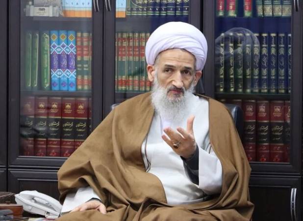 آیت الله لائینی: سواد رسانه‌ای دانش‌آموزان ارتقا یابد