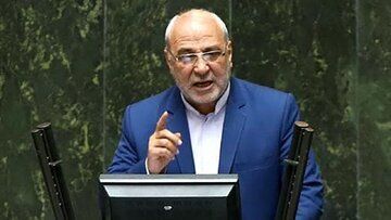 واکنش تند نماینده مجلس به گرانی‌ها/دلار به میوه‌فروشی هم رسید/مگر از قیمت ارز خبر ندارید؟
