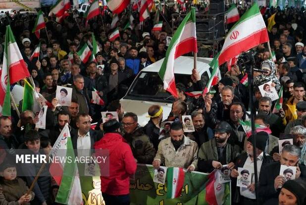 طنین لبیک یا خامنه‌ای در خمینی شهر