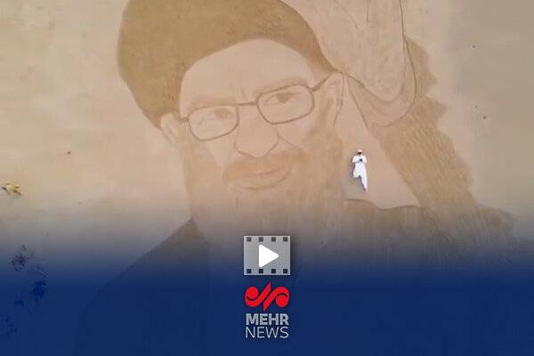 طراحی چهره رهبر شهیدمان روی شنهای ساحلی توسط طراح پاکستانی
