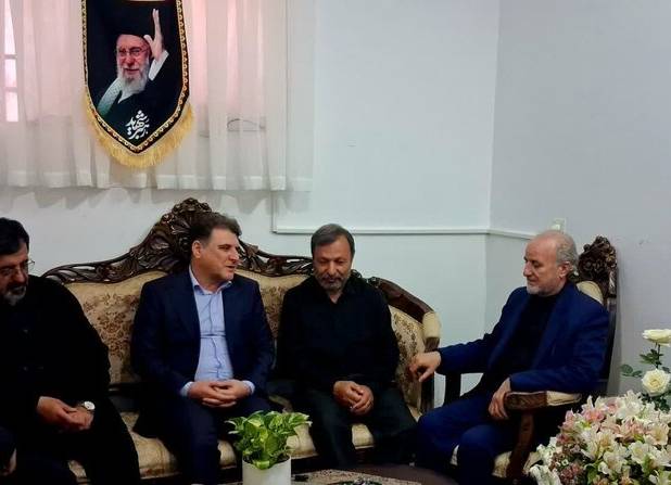 دیدار معاون سیاسی وزیر کشور با خانواده شهیدان رسولی در قم