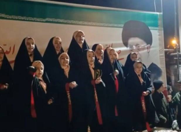 اجرای گروه سرود دختران فاطمی در تجمع شبانه بیجار