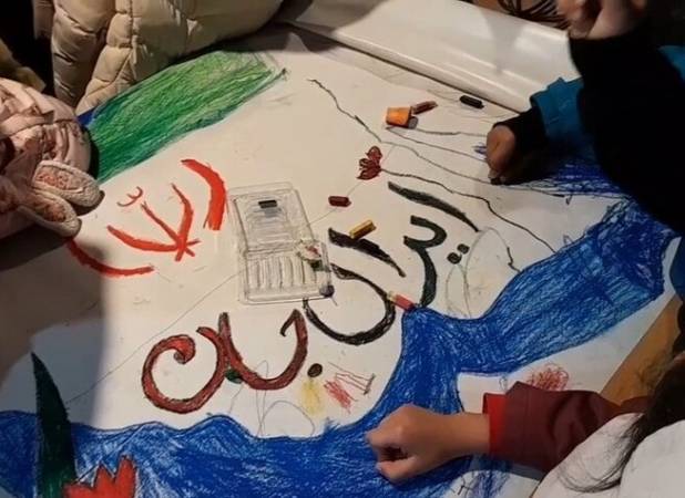 برپایی غرفه «ایستاده برای ایران» توسط کتابخانه های عمومی در مراغه