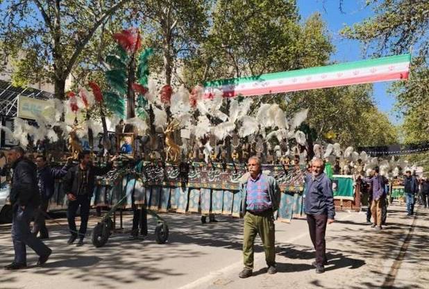 علم‌کشی و دسته‌روی هیئت‌های مذهبی بجنورد در اربعین شهادت رهبر