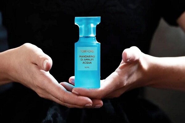 معرفی عطرهای خنک زنانه و مردانه برای تابستان
