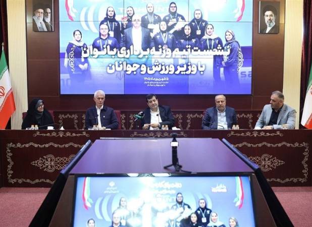 دیدار بانوان مدال‌آور وزنه‌برداری با وزیر ورزش