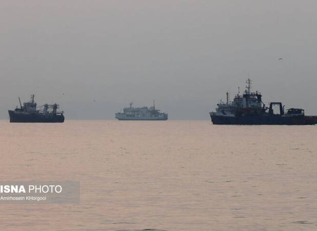 انفجار نفتکش غول‌پیکر حامل ۲ میلیون بشکه نفت در تنگه هرمز/سومین حادثه دریایی در یک روز