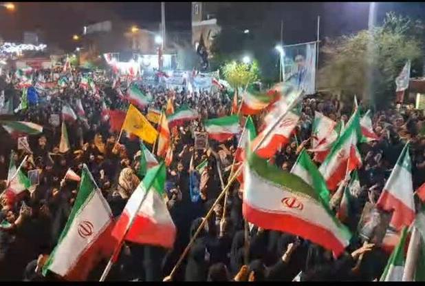 طنین فریاد «مرگ بر آمریکا» در تاکستان