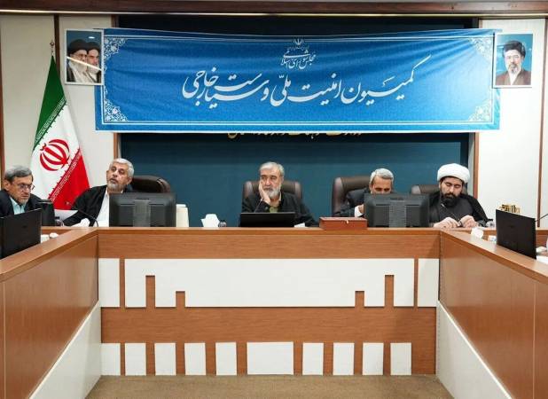 فوری/ دریافت هزینه از کشتی‌های عبوری از تنگه هرمز تصویب شد