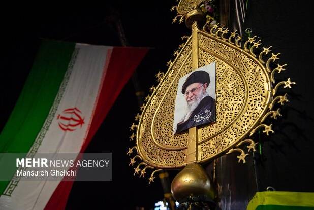 قبله‌ سمتی که ایستادی بود!