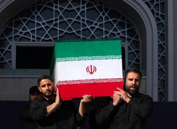 آیین تشییع پیکر مطهر آقای شهید ایران آغاز شد