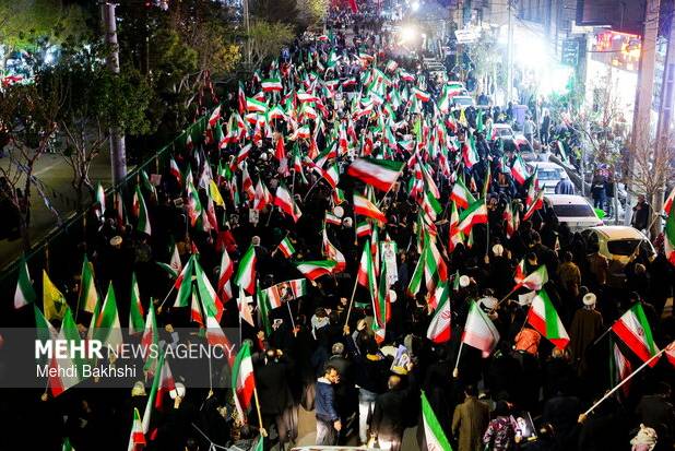 حضور قمی ها در شب اربعین رهبر شهید در میدان