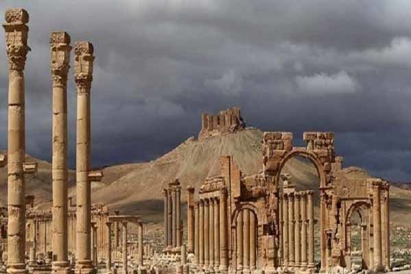 حمله موشکی مقاومت سوریه به تروریست‌های آمریکایی در فرودگاه «تدمر»
